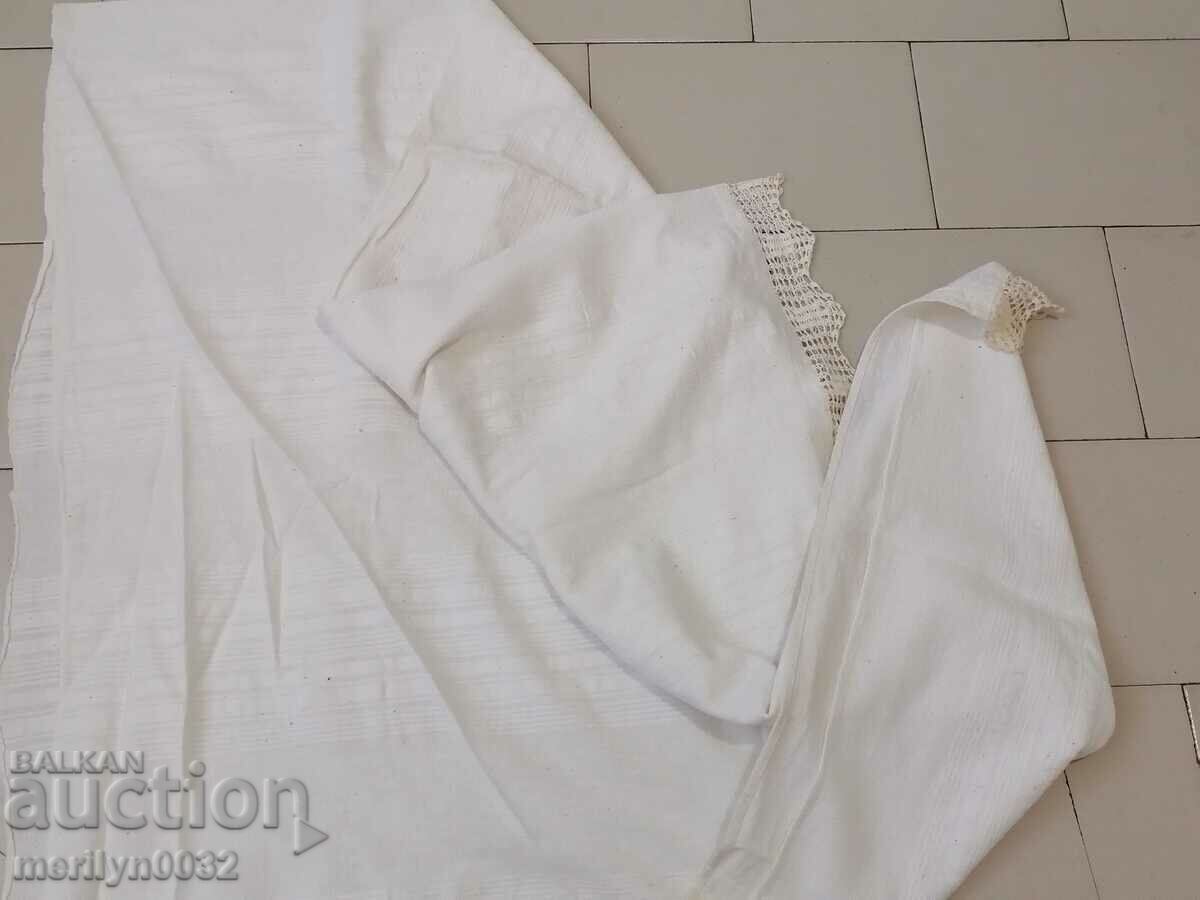 Vintage hand woven bed sheet with lace border - 6