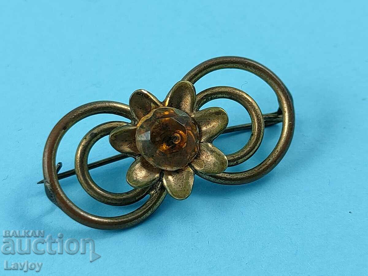 Gilt old brooch with price 25.00 BGN | € 12.78 Gilt old brooch with price 25.00 BGN | € 12.78