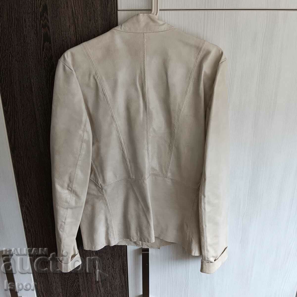 Branded leather women's jacket with price 30.00 BGN | € 15.34 Branded leather women's jacket with price 30.00 BGN | € 15.34