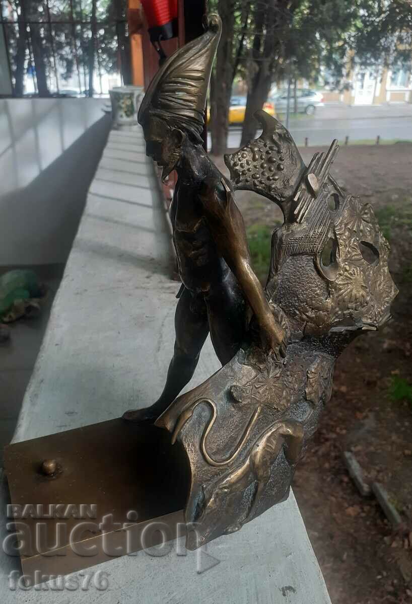 Great bronze sculpture of a warrior figure statuette bronze with price 550.00 BGN | € 281.21 Great bronze sculpture of a warrior figure statuette bronze with price 550.00 BGN | € 281.21