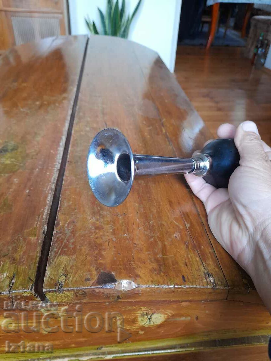 Auction  Old bicycle horn, wheel