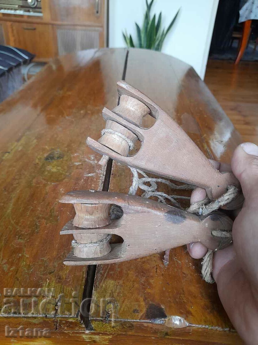 Auction  Antique Spools from Raboj, stan