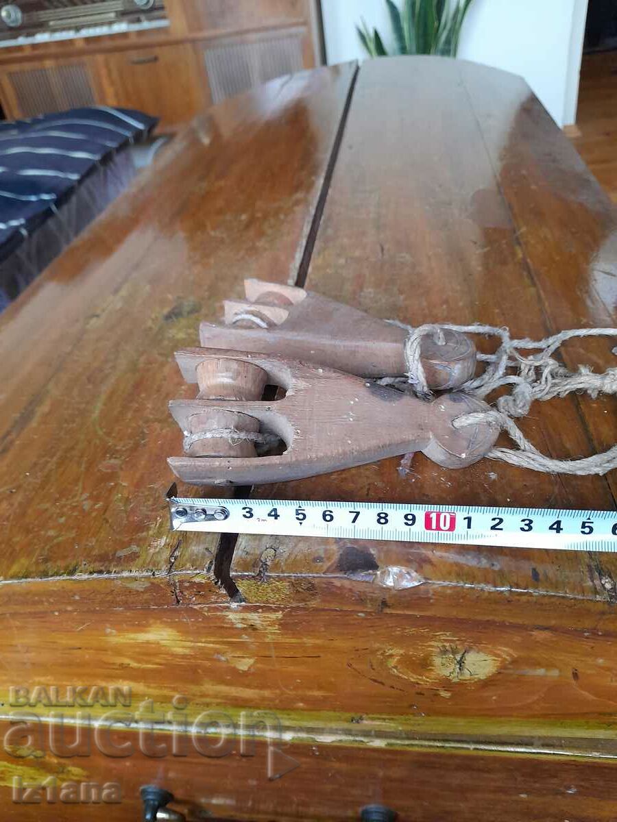 Delivery of Antique Spools from Raboj, stan