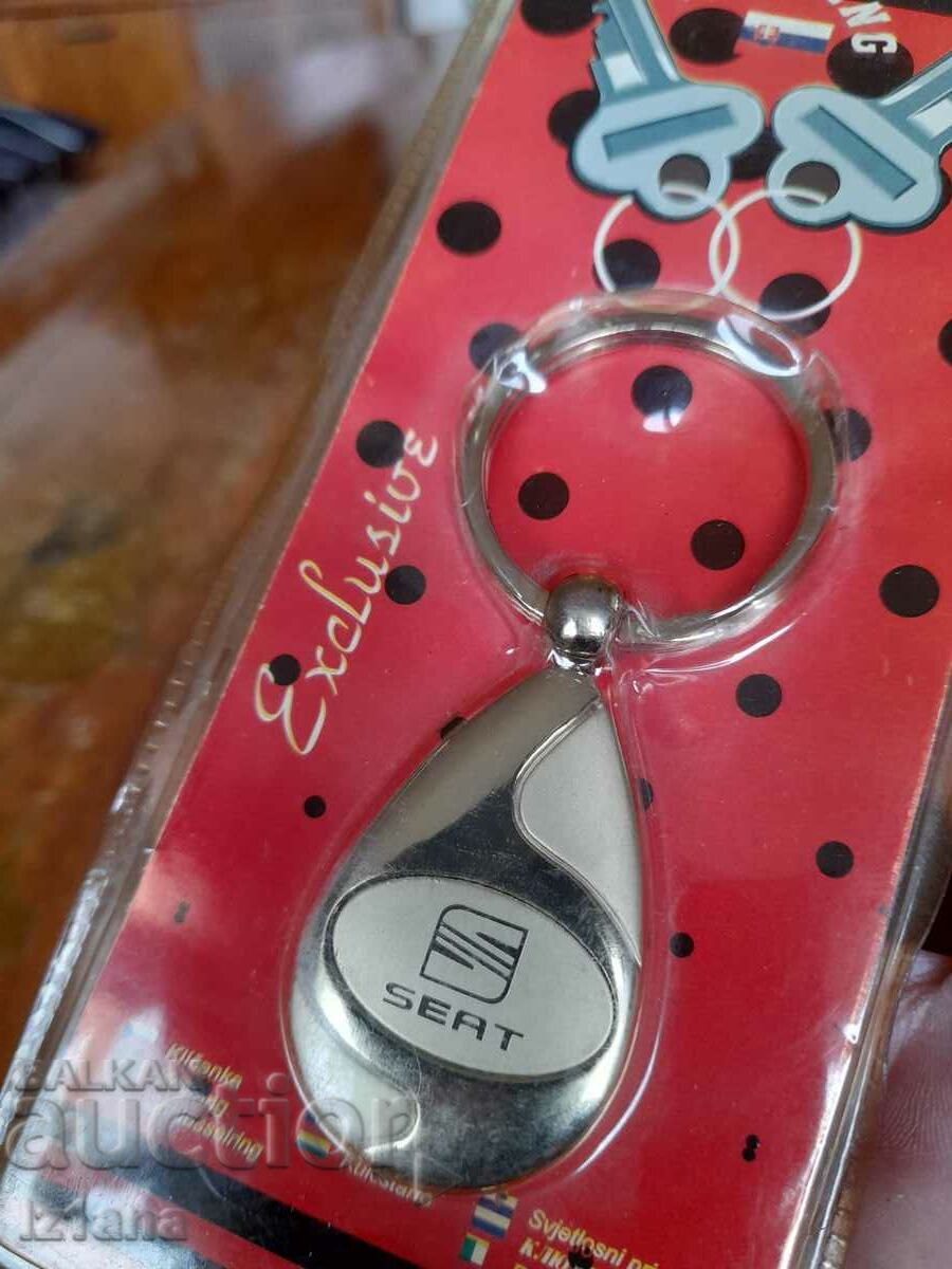 Seat key ring with price 16.00 BGN | € 8.18 Seat key ring with price 16.00 BGN | € 8.18