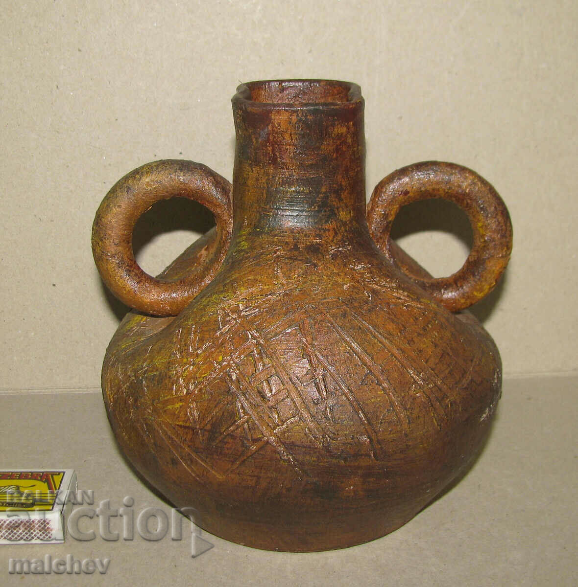 Керамична ваза 15 см делва архаичен стил ръчна изработка отл