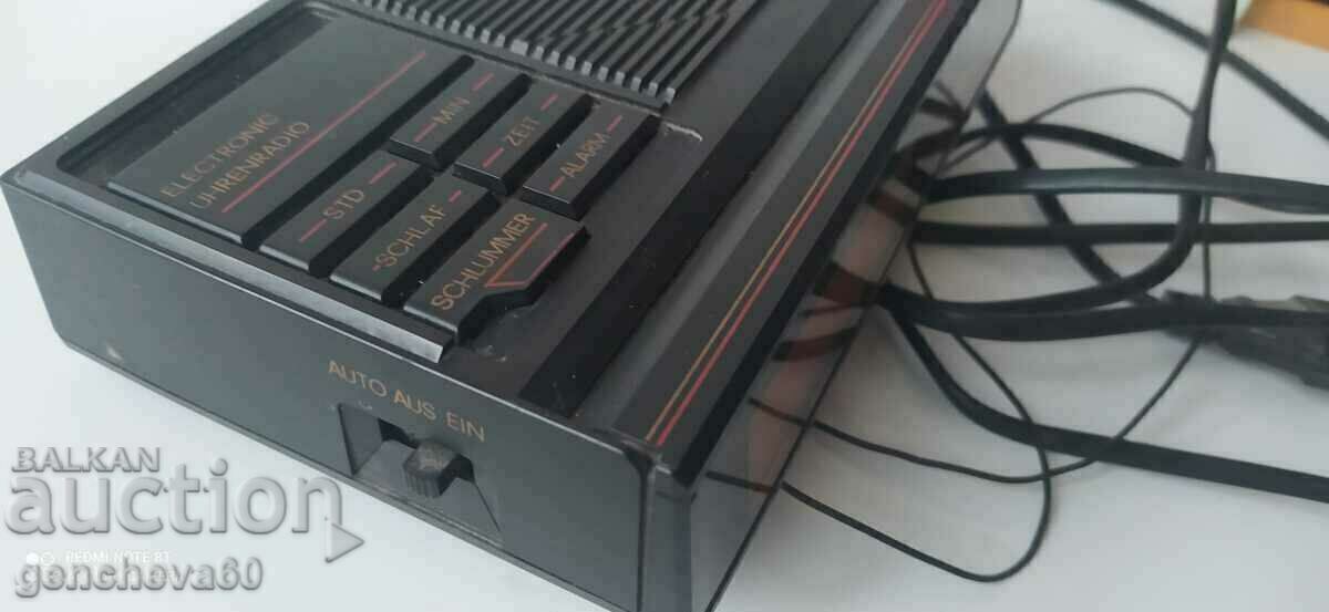 Old Clock Radio MAXIMAL 8688 - 5 Old Clock Radio MAXIMAL 8688 - 5