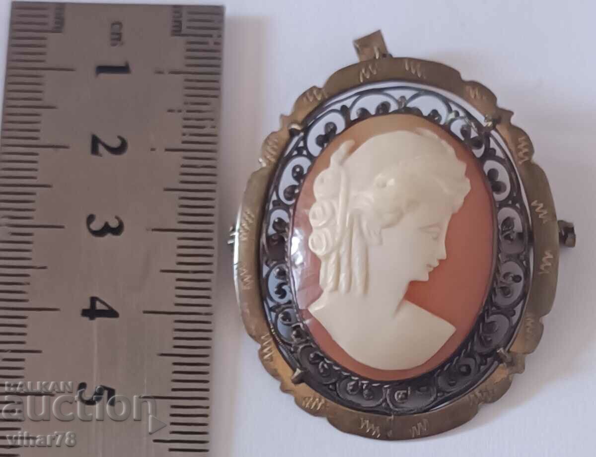 Old beautiful cameo brooch with price 259.99 BGN | € 132.93