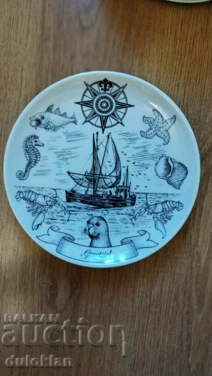 Decorative plate from Gretzil Germany.