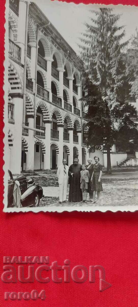 PRIEST - MONASTERY - RETRO CAR with price 31.50 BGN | € 16.11 PRIEST - MONASTERY - RETRO CAR with price 31.50 BGN | € 16.11