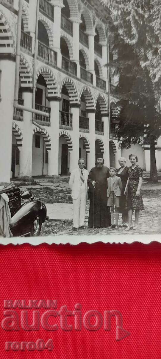 Auction PRIEST - MONASTERY - RETRO CAR Auction PRIEST - MONASTERY - RETRO CAR
