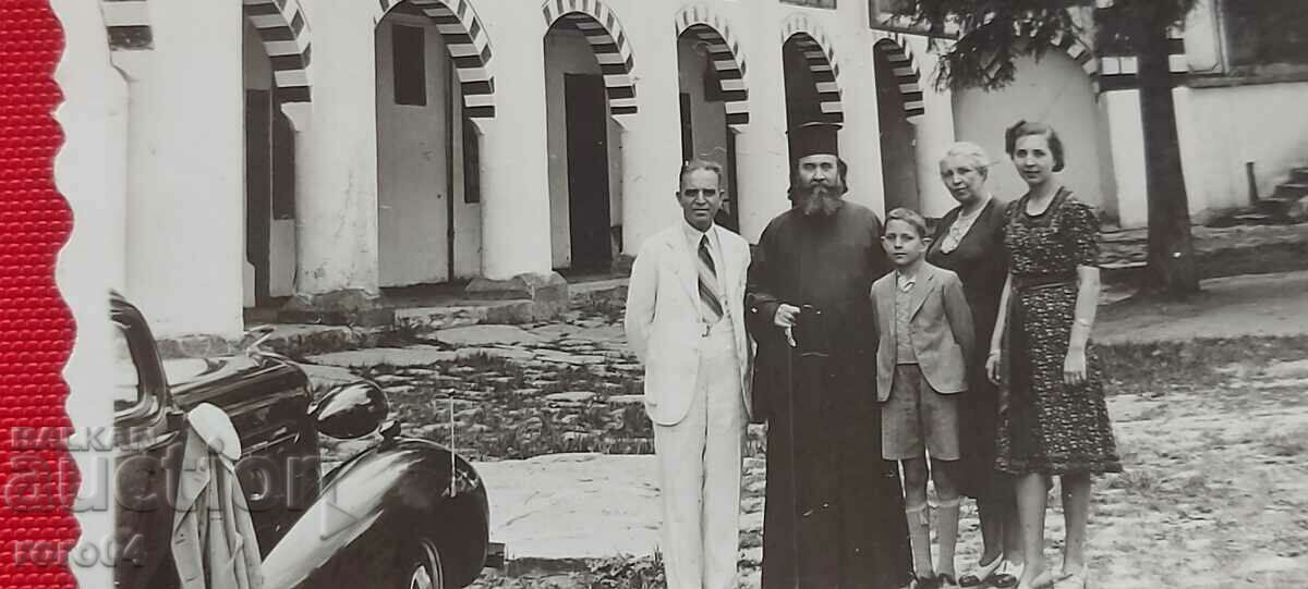 PRIEST - MONASTERY - RETRO CAR - 6 PRIEST - MONASTERY - RETRO CAR - 6