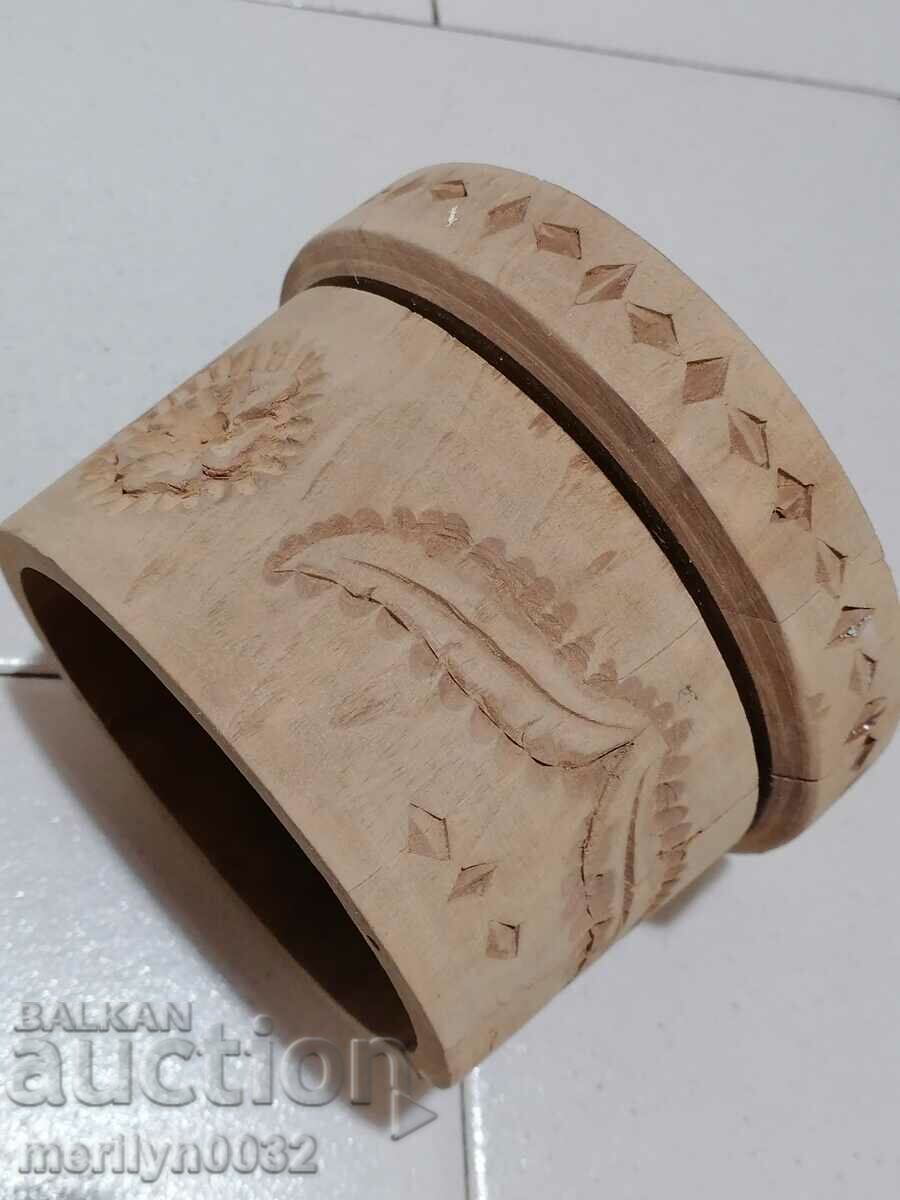 Trusa veche obiect din lemn cu sculptură în lemn primitivă - 7 Trusa veche obiect din lemn cu sculptură în lemn primitivă - 7