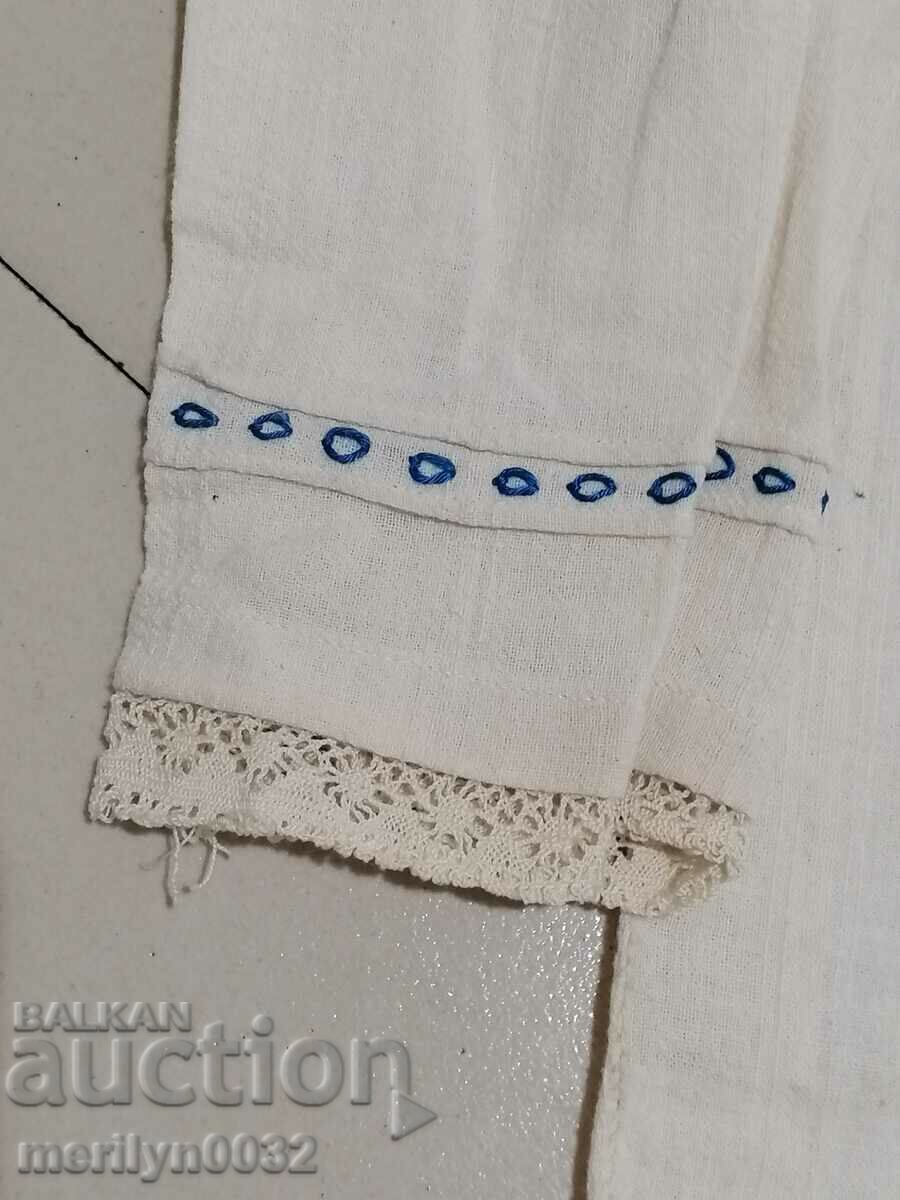 Аукцион Стара женска риза ръчна бродерия кенар чеиз носия сукман Аукцион Стара женска риза ръчна бродерия кенар чеиз носия сукман