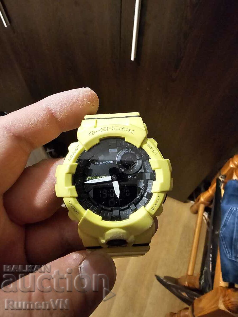 Мъжки часовник CASIO G-Shock  светлозелен безел и кайшка.
