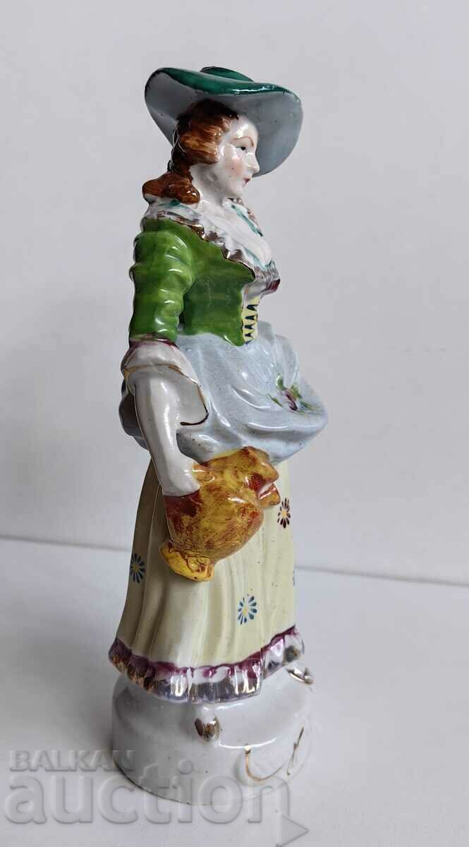 ПЕРФЕКТНА ГОЛЯМА ПОРЦЕЛАНОВА ФИГУРА СТАТУЕТКА с цена 39.00 лв. | € 19.94 ПЕРФЕКТНА ГОЛЯМА ПОРЦЕЛАНОВА ФИГУРА СТАТУЕТКА с цена 39.00 лв. | € 19.94