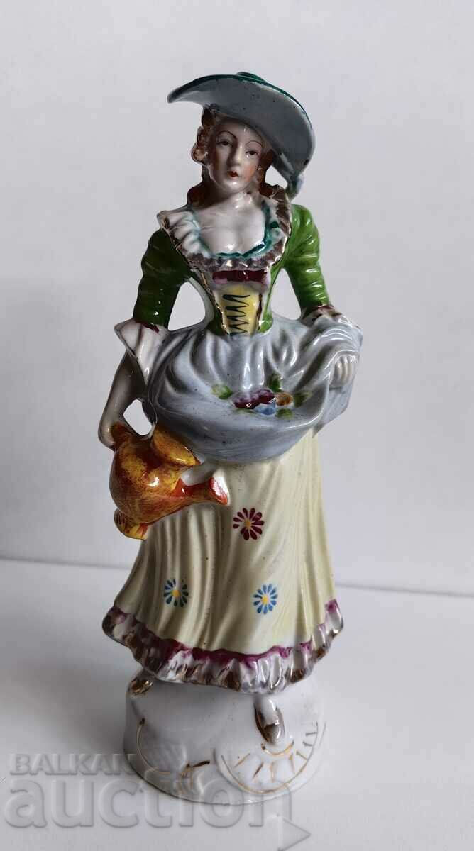 ПЕРФЕКТНА ГОЛЯМА ПОРЦЕЛАНОВА ФИГУРА СТАТУЕТКА - 5 ПЕРФЕКТНА ГОЛЯМА ПОРЦЕЛАНОВА ФИГУРА СТАТУЕТКА - 5