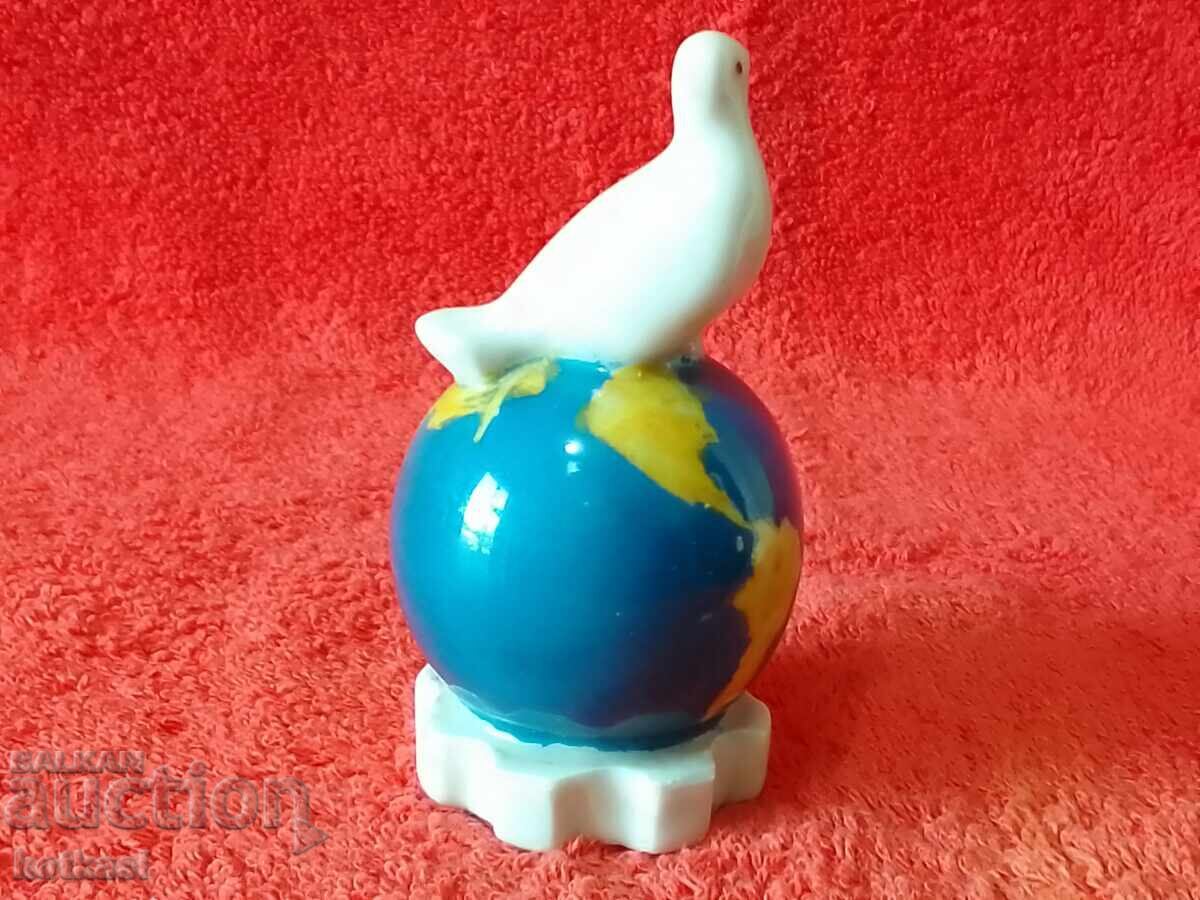 Delivery of Old porcelain figure White Dove on Globe Globe Delivery of Old porcelain figure White Dove on Globe Globe