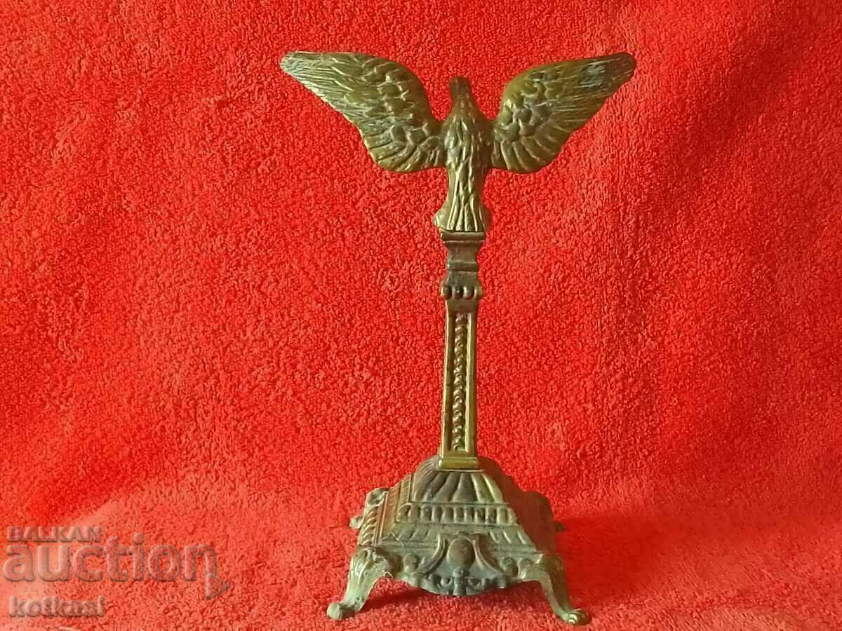 Delivery of Old metal bronze brass figure Eagle pedestal Delivery of Old metal bronze brass figure Eagle pedestal