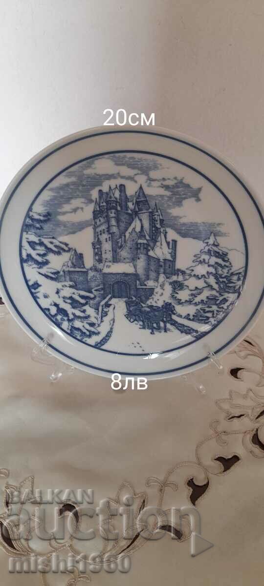 Porcelain wall plate