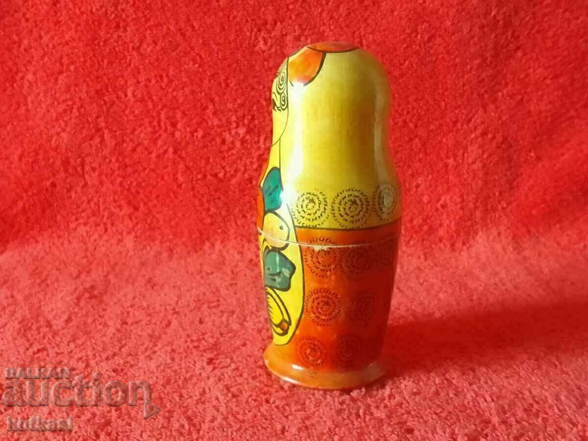 Delivery of Old wooden figure doll Matryoshka Delivery of Old wooden figure doll Matryoshka