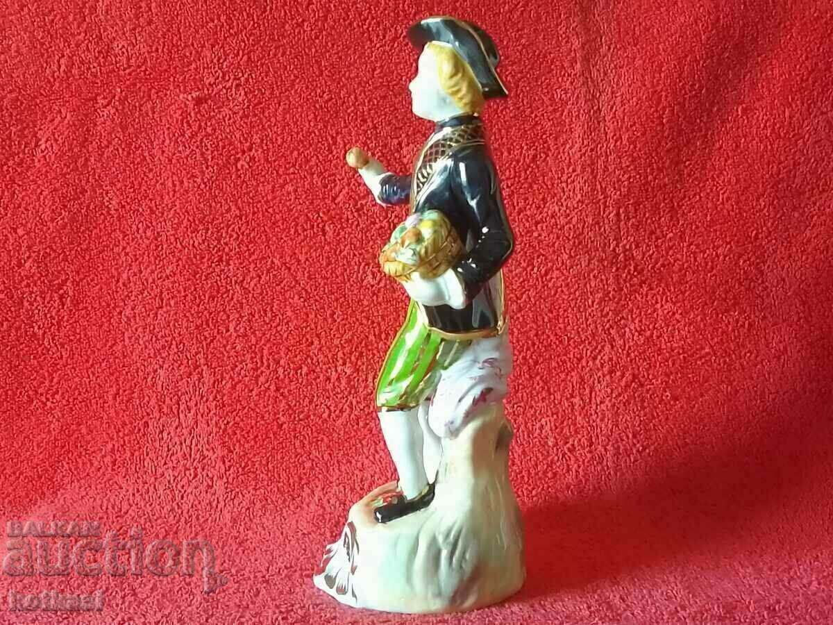 Delivery of Old porcelain figure Plastic Western Europe at the beginning of the 20th century Delivery of Old porcelain figure Plastic Western Europe at the beginning of the 20th century