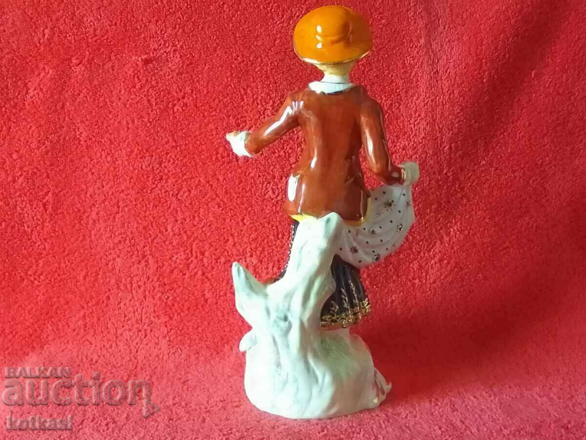 Auction Old porcelain figure Plastic Western Europe at the beginning of the 20th century Auction Old porcelain figure Plastic Western Europe at the beginning of the 20th century