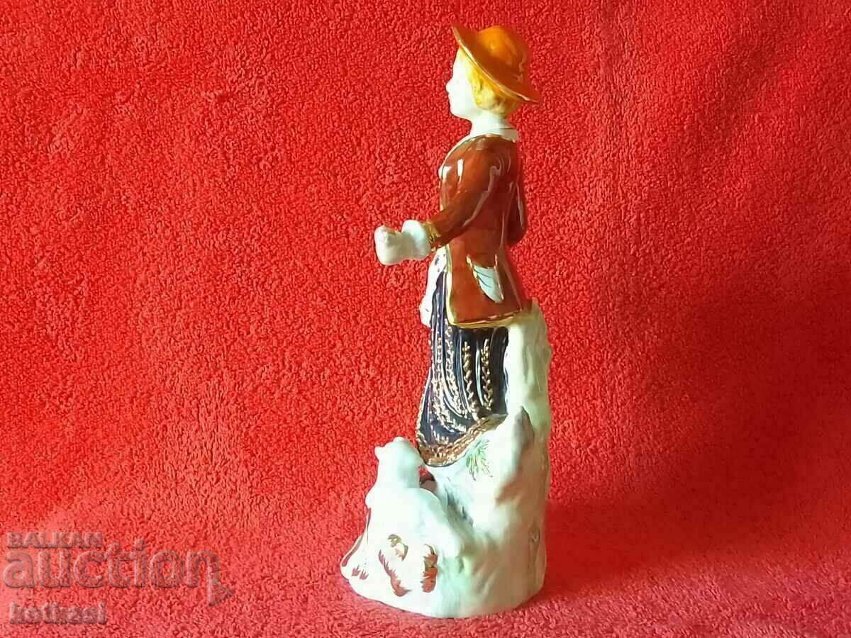 Delivery of Old porcelain figure Plastic Western Europe at the beginning of the 20th century Delivery of Old porcelain figure Plastic Western Europe at the beginning of the 20th century