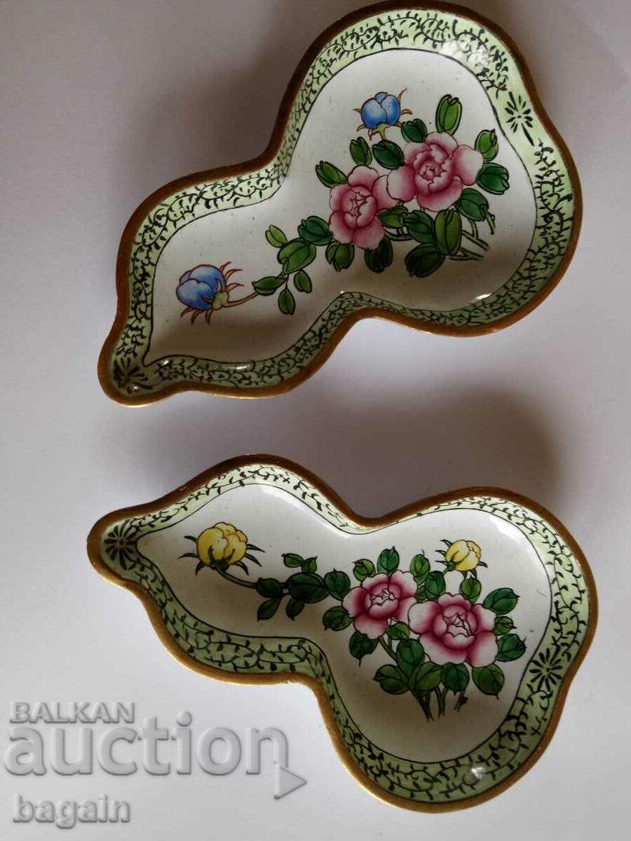 Уникални китайски емайлови съдчета.