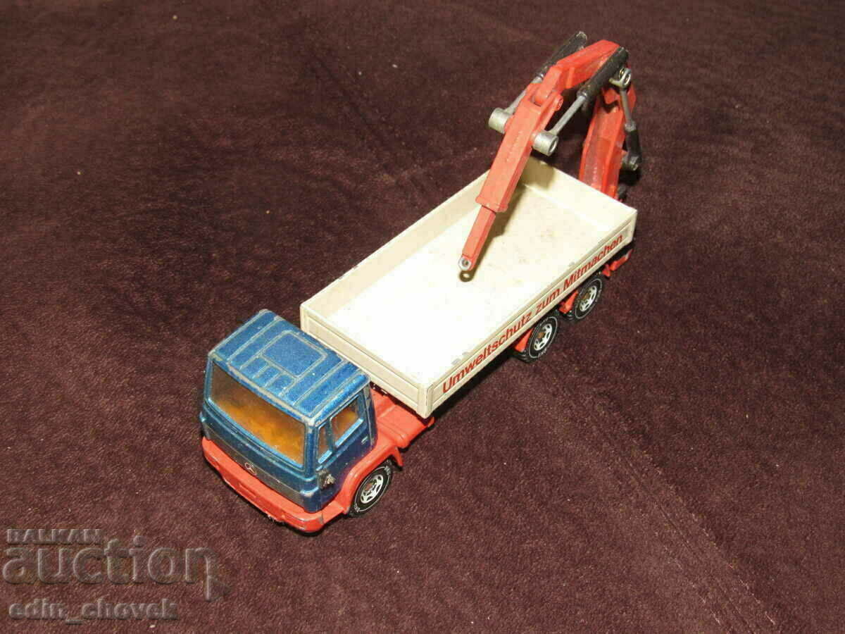 1/55 Siku Germany Mercedes with crane