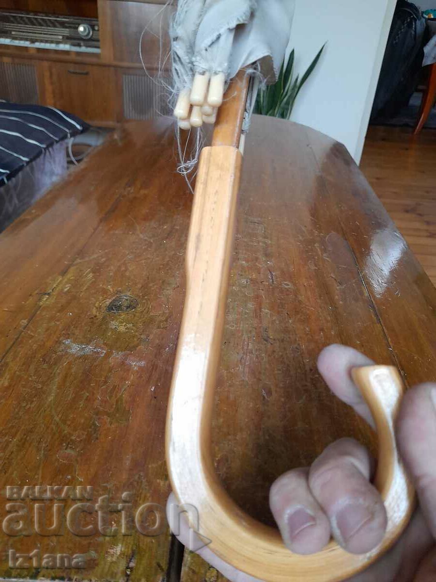 Licitație O umbrelă veche Licitație O umbrelă veche