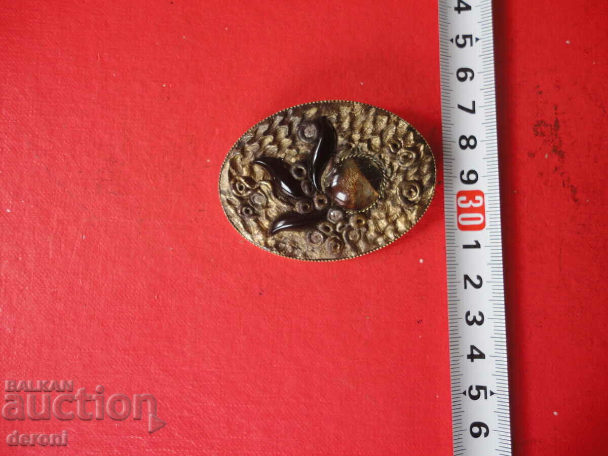 Great brooch with 111 stones with price 10.00 BGN | € 5.11 Great brooch with 111 stones with price 10.00 BGN | € 5.11