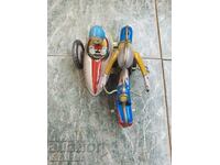 Tinplate toy Biker with baby 605