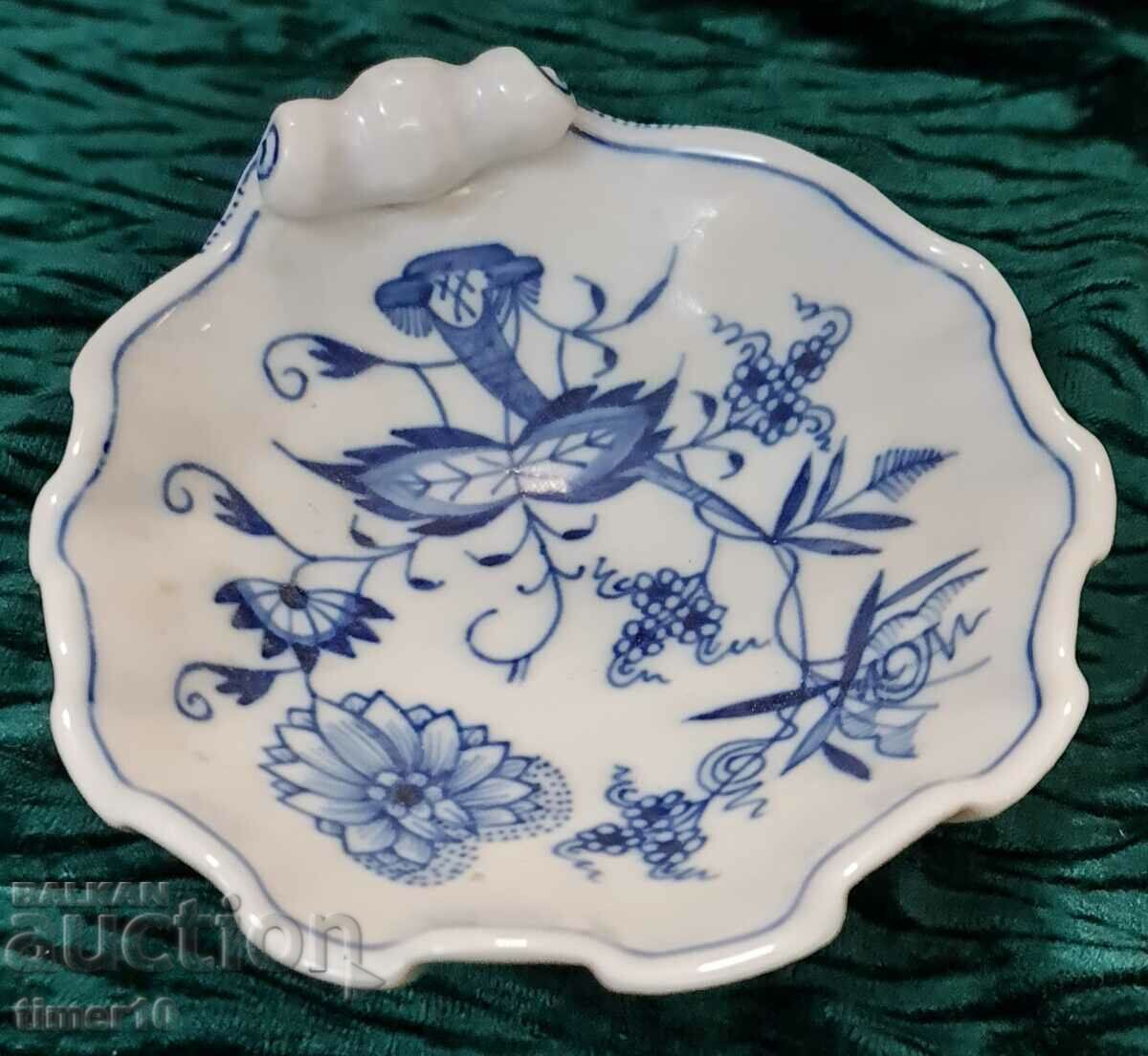 Meissen porcelain "BLUE ONION" Marked shell plate