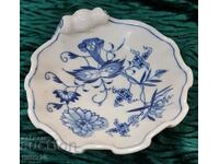 Meissen porcelain "BLUE ONION" Marked shell plate