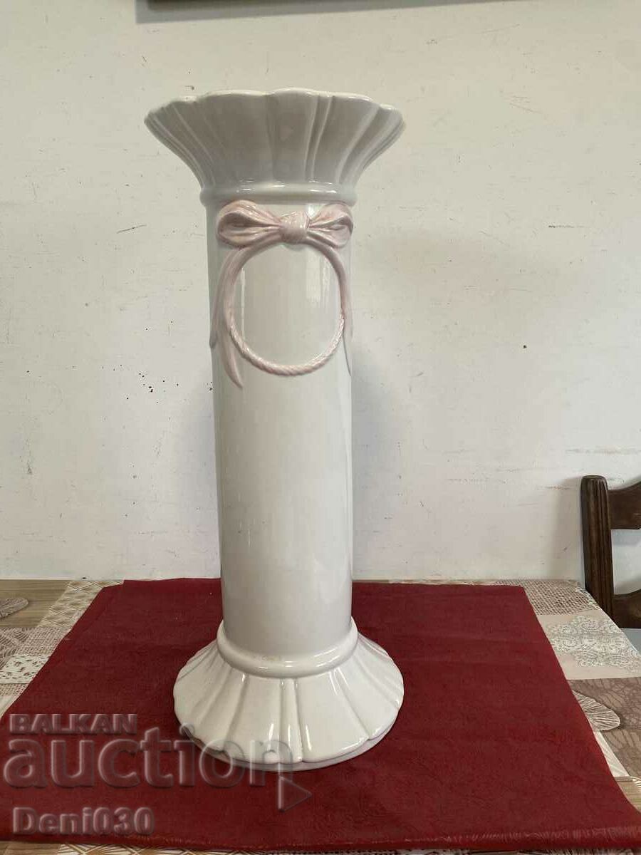 Beautiful porcelain flower stand with markings