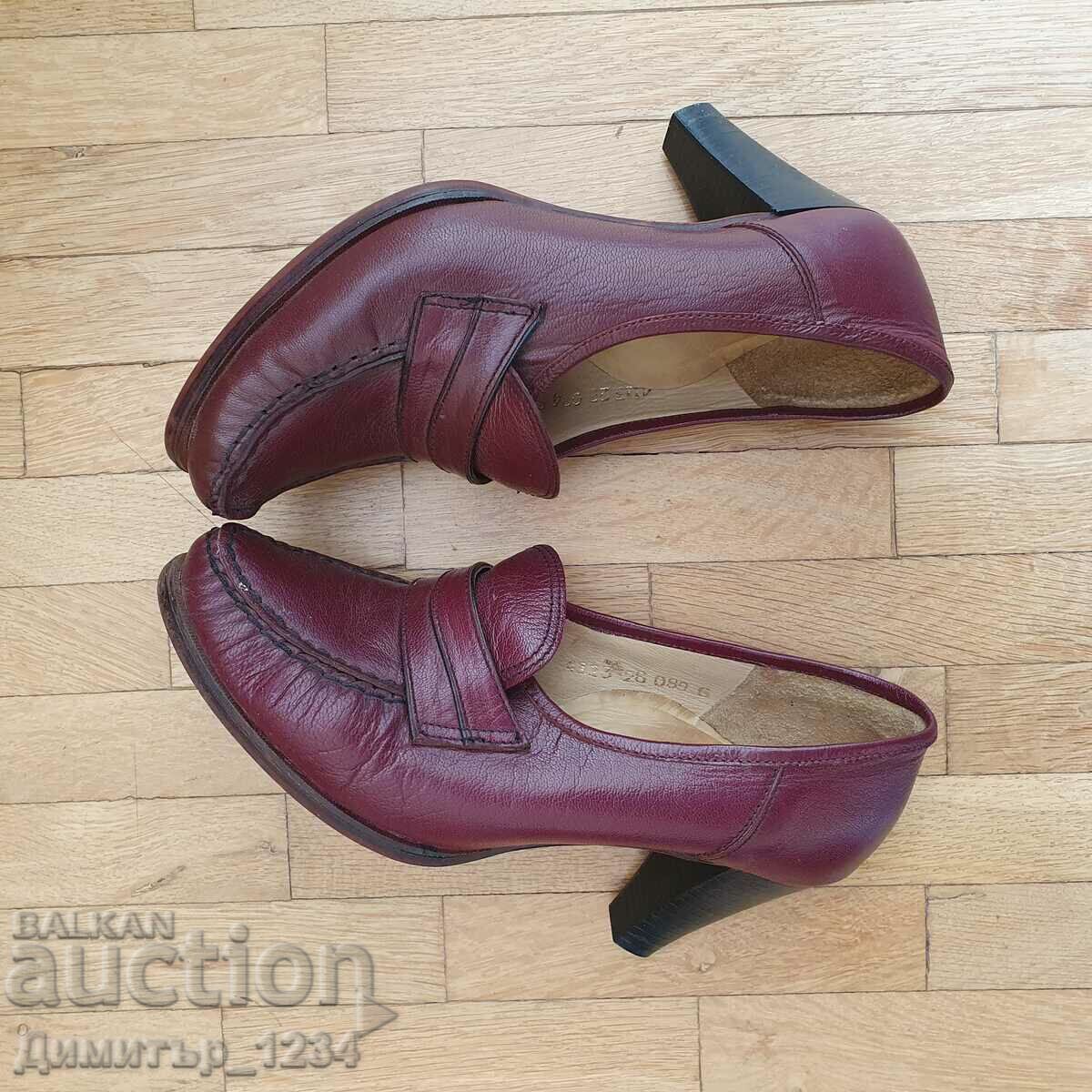 Дамски обувки с ток от естествена кожа