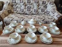 Un frumos set de cafea și ceai din porțelan KPM