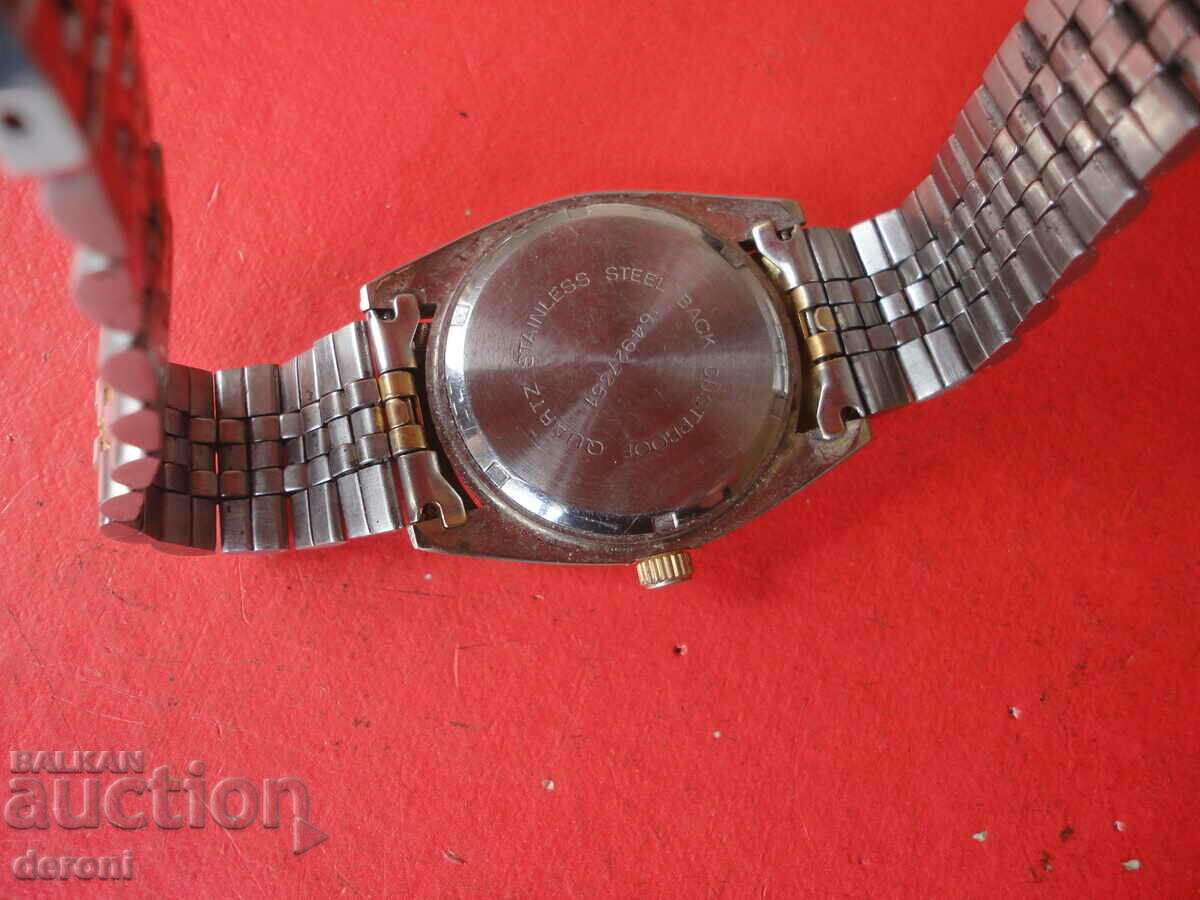 Παράδοση Υπέροχο ρολόι Cahas Παράδοση Υπέροχο ρολόι Cahas