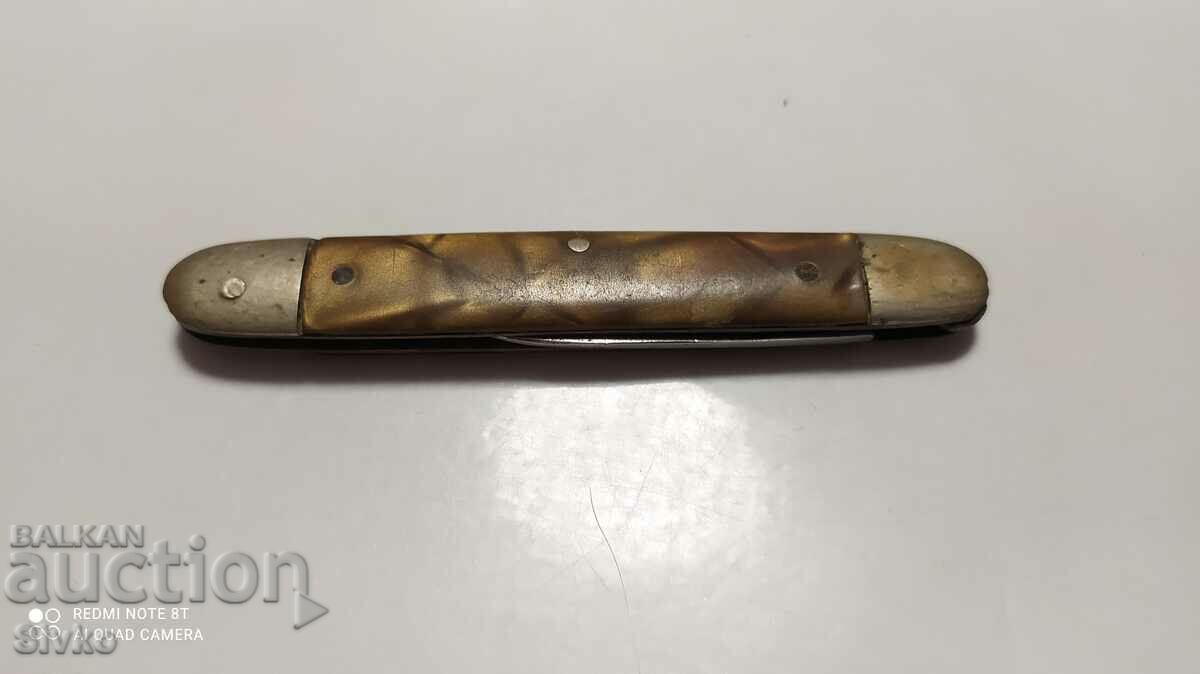 Pocket knife with price 2.99 BGN | € 1.53 Pocket knife with price 2.99 BGN | € 1.53