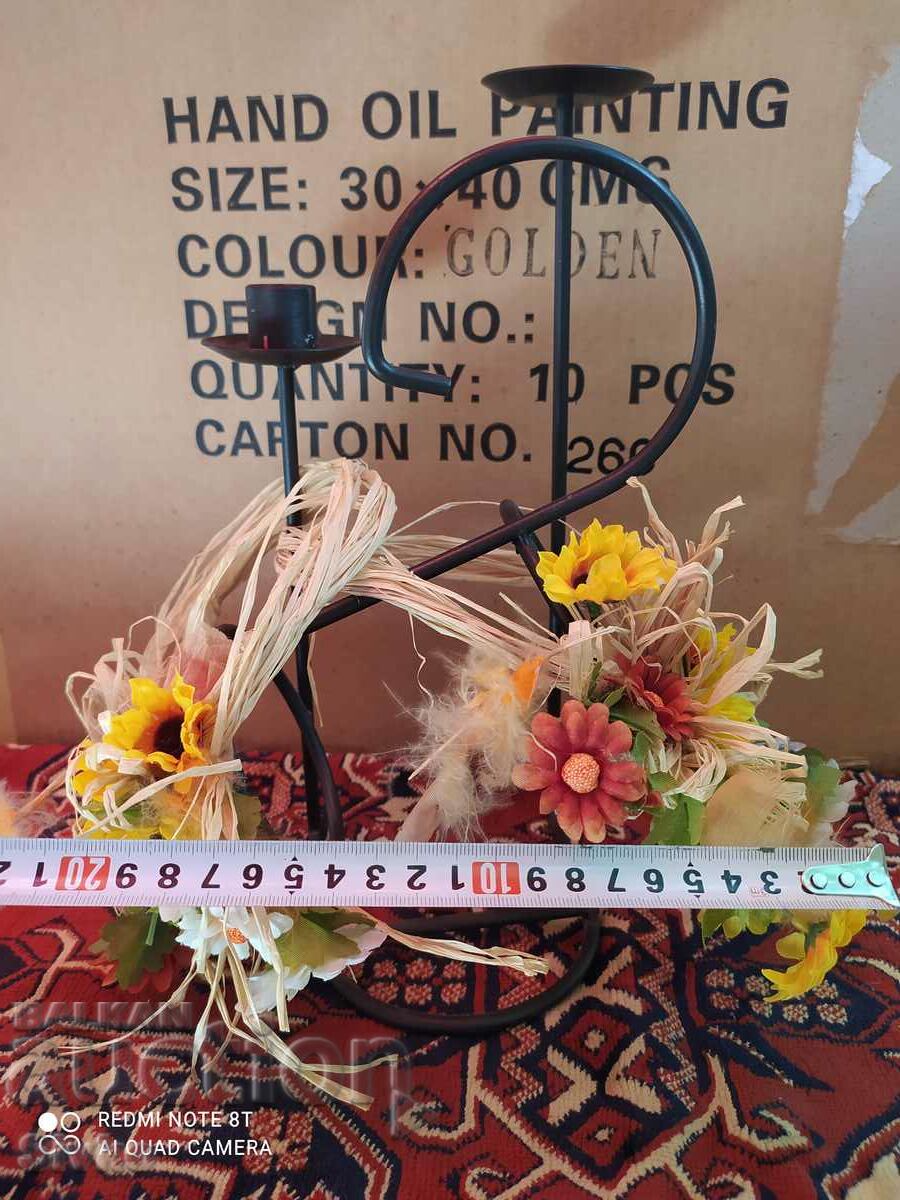 Δημοπρασία Κηροπήγιο μεγάλο με διακόσμηση Δημοπρασία Κηροπήγιο μεγάλο με διακόσμηση