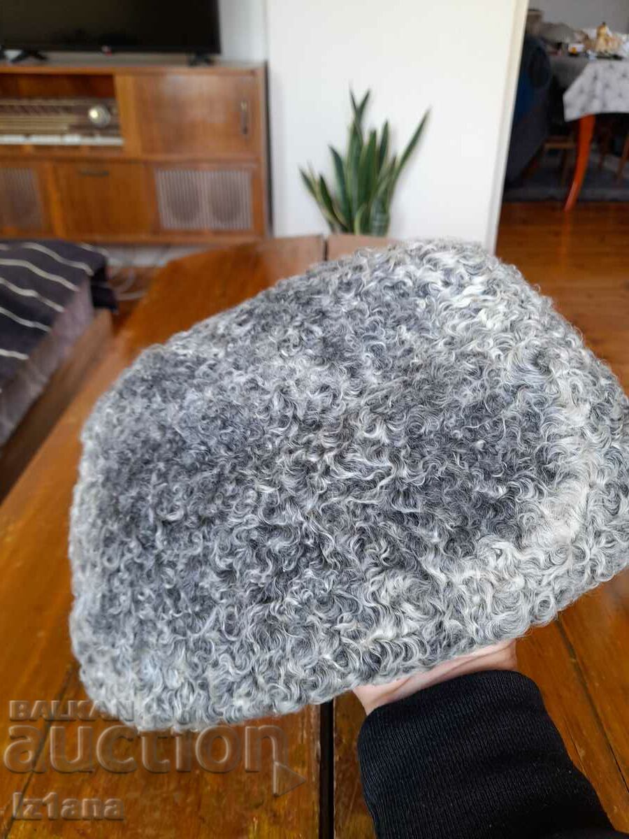 Old hat, cap with price 130.00 BGN | € 66.47 Old hat, cap with price 130.00 BGN | € 66.47