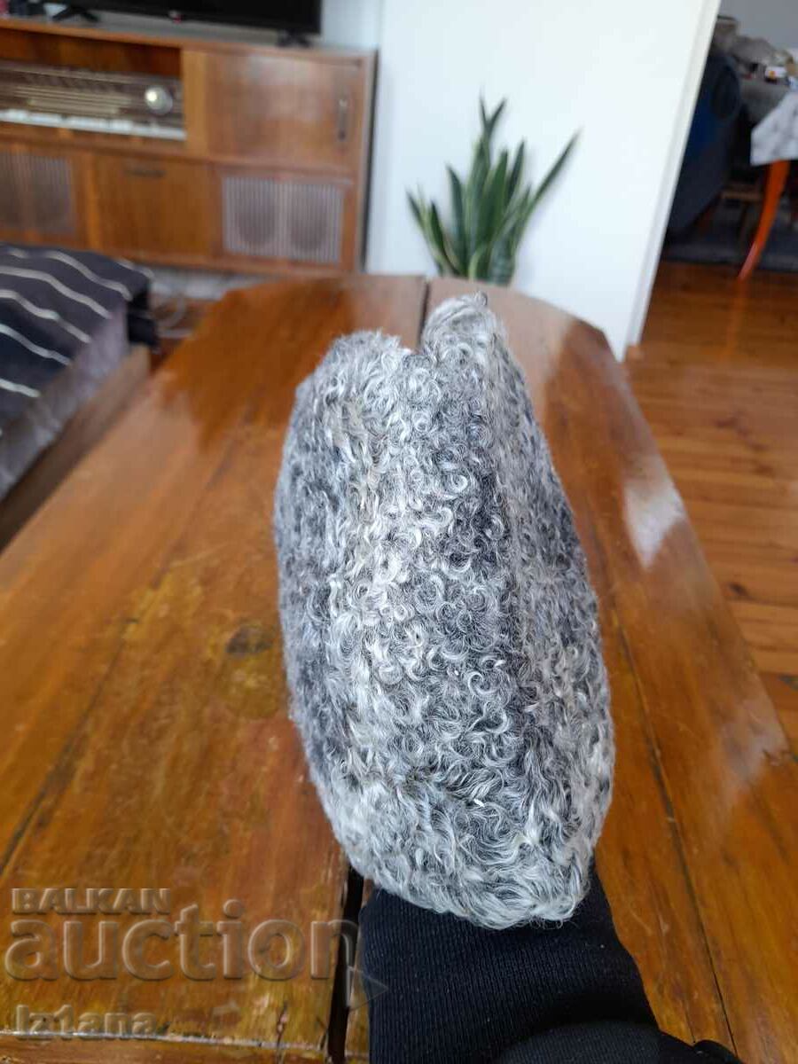 Auction Old hat, cap Auction Old hat, cap