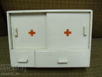 #*7489 old wooden first aid kit