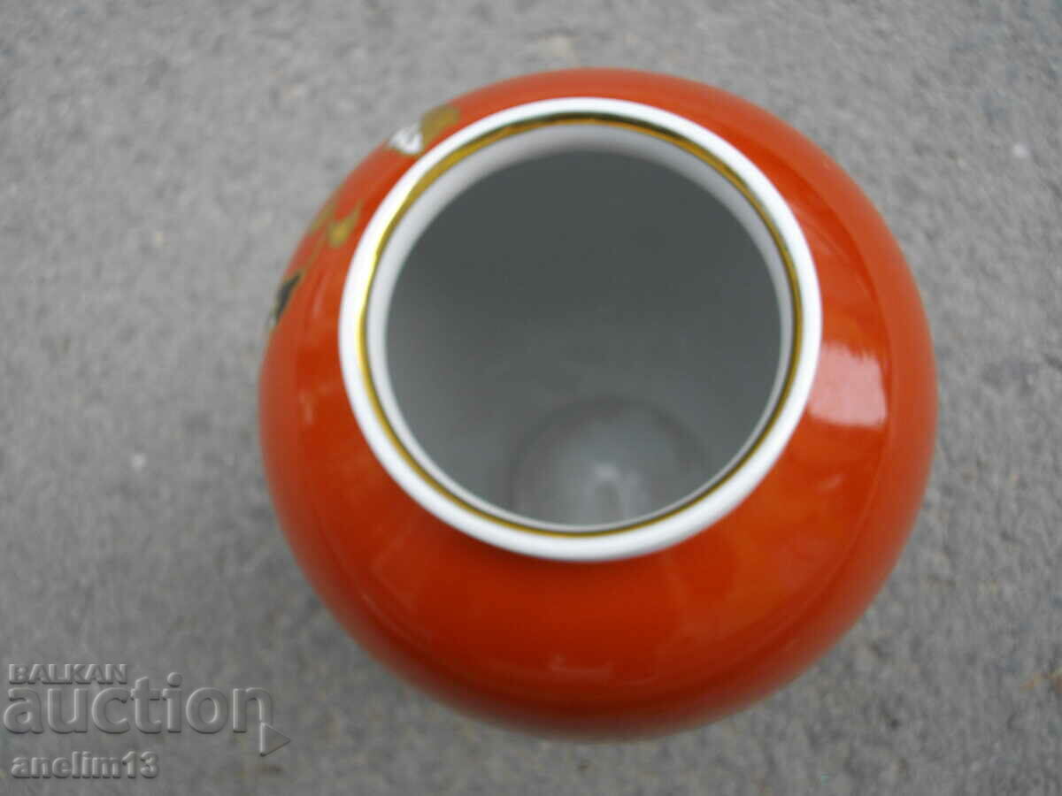 Delivery of OLD GDR HAND PAINTED PORCELAIN VASE GDR Delivery of OLD GDR HAND PAINTED PORCELAIN VASE GDR