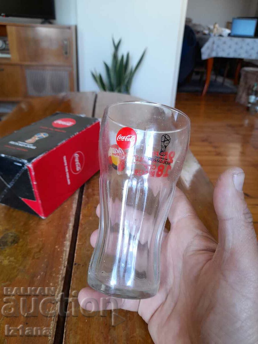 Παράδοση Ένα παλιό ποτήρι Coca Cola, Coca Cola