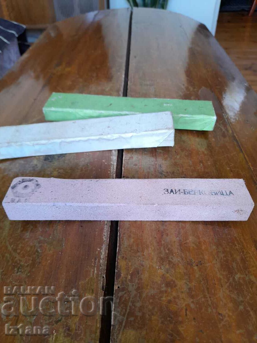 Old knife sharpener, knives with price 53.00 BGN | € 27.10