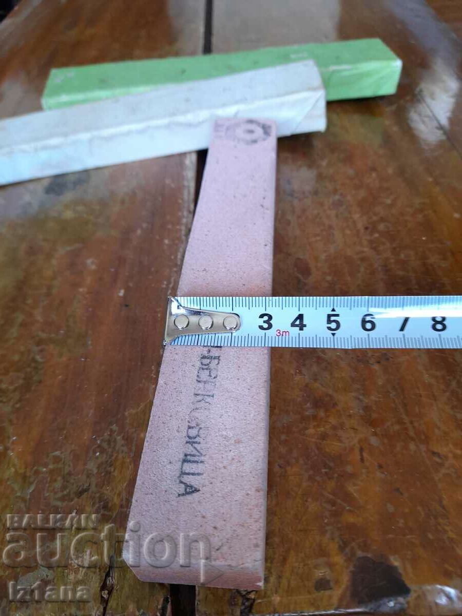 Delivery of Old knife sharpener, knives