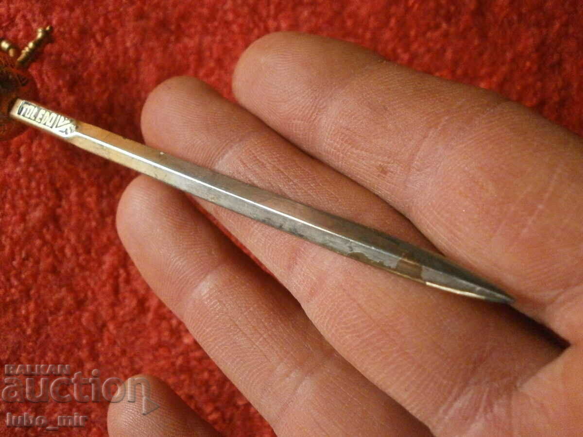 Auction OLD SWORD - TOLEDO - MINIATURE - SOUVENIR Auction OLD SWORD - TOLEDO - MINIATURE - SOUVENIR