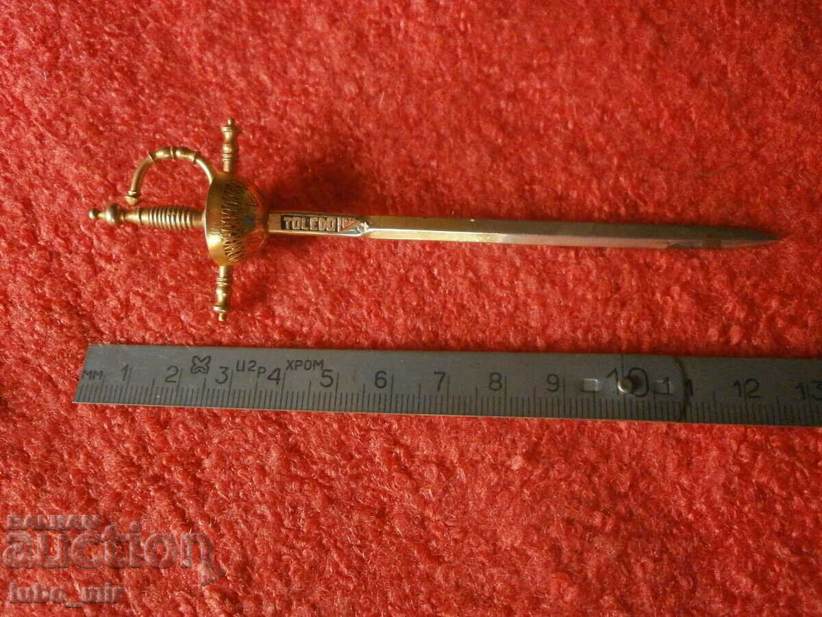 Delivery of OLD SWORD - TOLEDO - MINIATURE - SOUVENIR Delivery of OLD SWORD - TOLEDO - MINIATURE - SOUVENIR