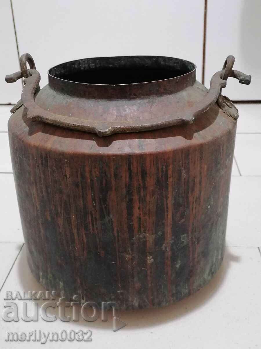 Old bucket copper vessel copper bucket güm with price 99.00 BGN | € 50.62 Old bucket copper vessel copper bucket güm with price 99.00 BGN | € 50.62
